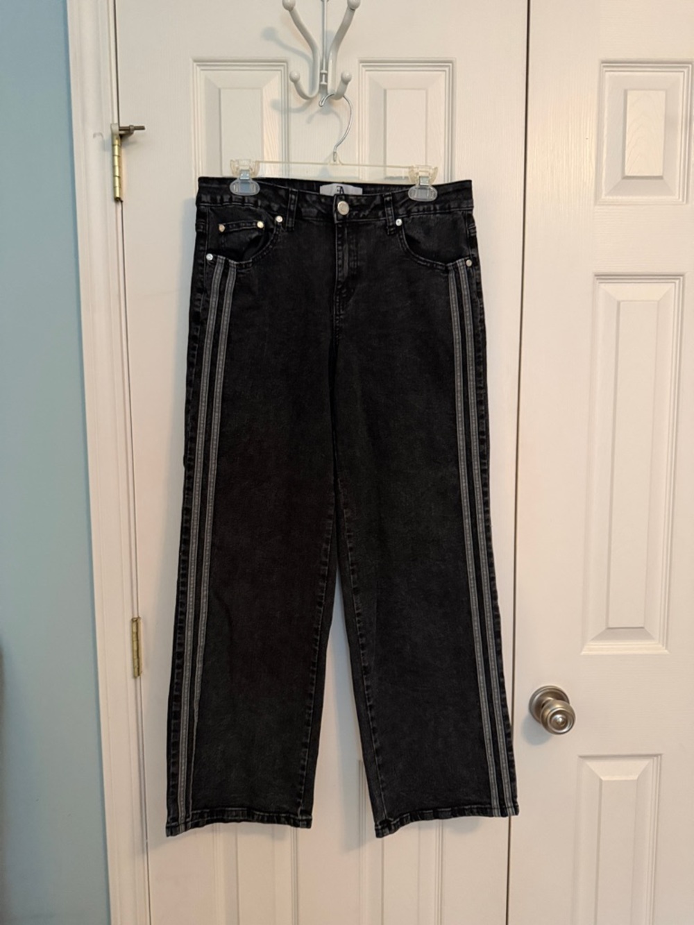 Flying Angel High-Rise Black Jeans with Gray Side Stripes wide leg size 7